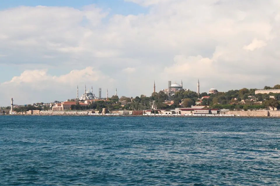 İstanbul Boğazı ve köprü manzarası