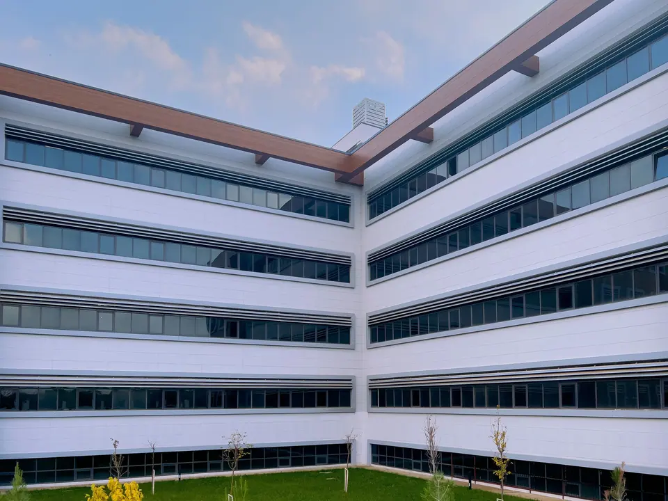 Mineliva Ataşehir Diş Hastanesi görünümü